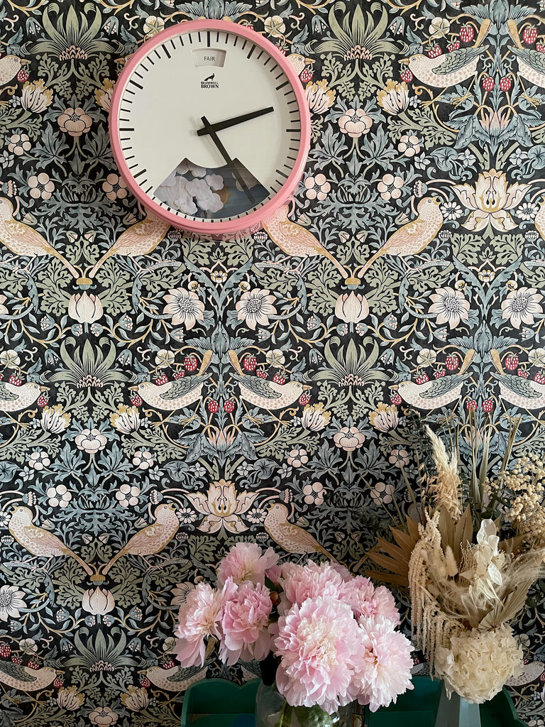 Meet the Content Creator and their Weather Clock - Sophia @thiscolourfulnest
